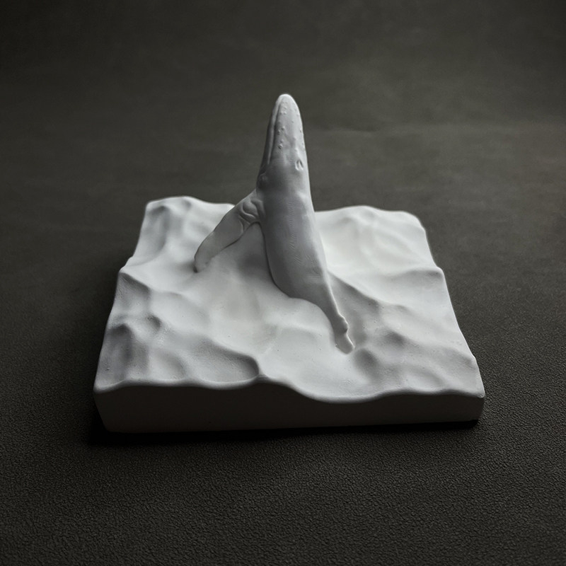تمثال حوت الظهر المحدب من الجب - مراجعة Resin Art Ocean وسعره